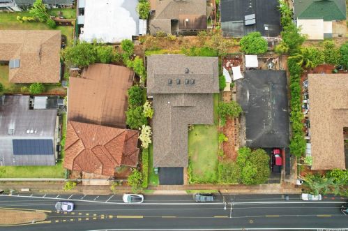 1418 Haloa Dr, Honolulu, HI 96818-1944