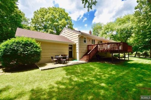 80 Stewart St, Demarest NJ  07627-1417 exterior