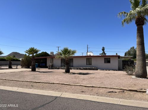 3002 Charter Oak Rd, Phoenix AZ 85032-7449 exterior