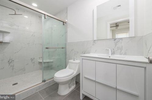 106 Ellsworth St, Philadelphia PA  19147-5408 exterior