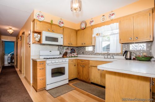 5515 Kildare Ave, Chicago IL 60629-5733 exterior