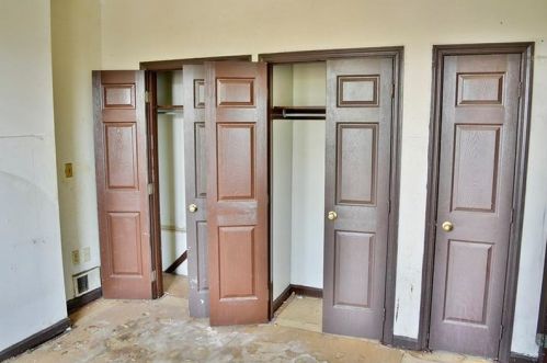 4821 Monongahela St, Pittsburgh PA 15207-1668 exterior