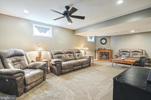 280 Kindig Rd, Littlestown PA 17340-9133 exterior