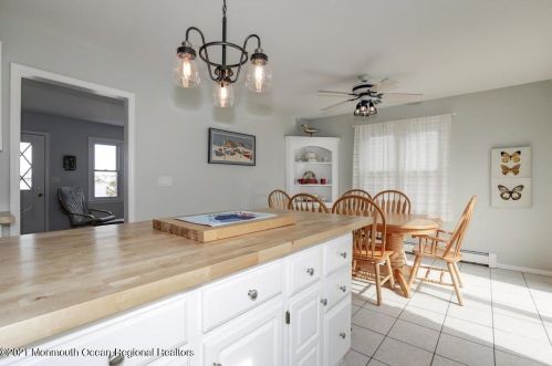 320 Elizabeth Ave, Point Pleasant Beach NJ 08742-4133 exterior