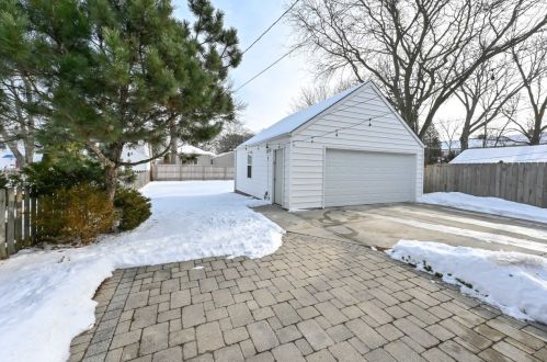 4634 Idlewild Ave, Milwaukee WI 53211-1039 exterior