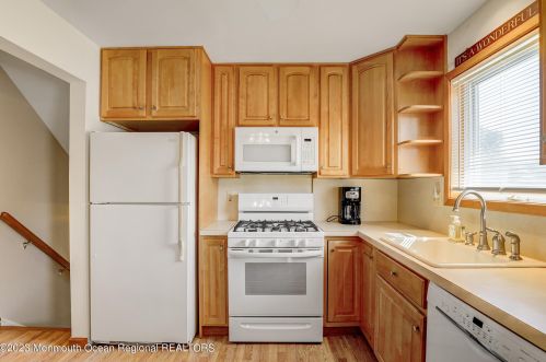 22 Arlene Dr, West Long Branch NJ 07764-1153 exterior