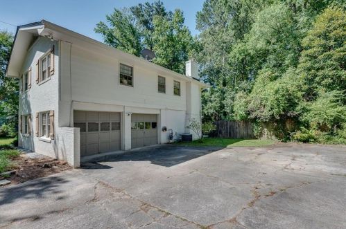 1998 Gainsborough Dr, Atlanta GA 30341-1017 exterior