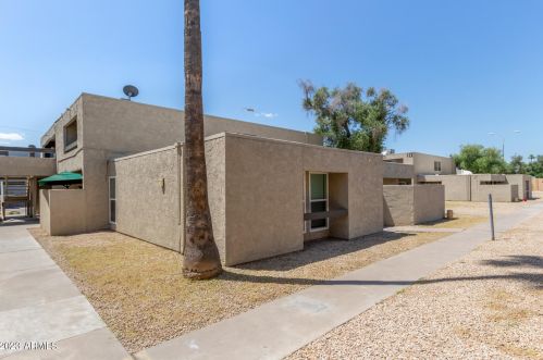 2648 43rd Ave, Phoenix, AZ 85009-1033