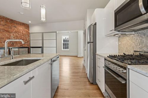 1506 Wisconsin Ave, Washington DC  20007-2798 exterior