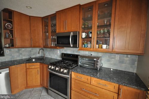 10 Arthur Pl, Trenton NJ 08648-4334 exterior