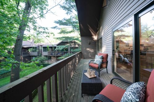 919 Essex Cir, Kalamazoo MI 49008-2349 exterior