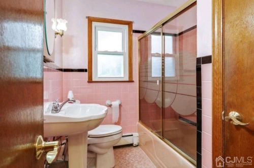 783 Robbins St, Perth Amboy NJ 08861-1708 exterior