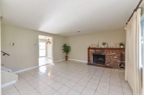 1407 Sycamore Ave, Tustin CA 92780-6279 exterior