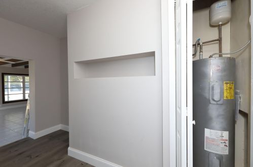 1103 Colonial Rd, Fort Pierce FL 34950-5025 exterior