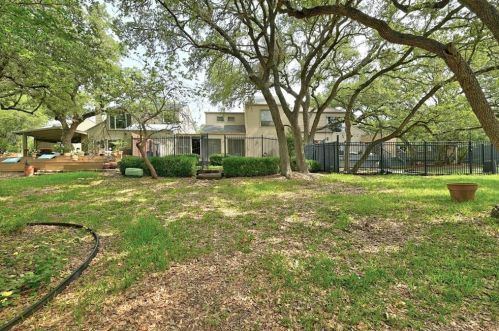 6303 5 Acre Wood St, Austin TX 78746-7125 exterior