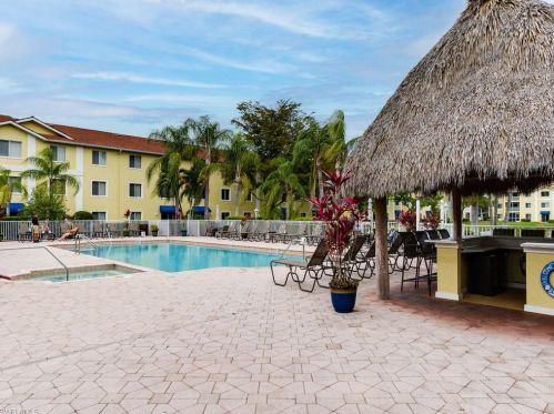 8304 Key Royal Cir, Naples FL 34119-6804 exterior