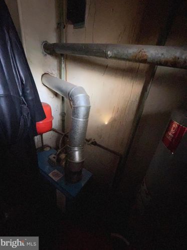 716 Croissant Pl, Washington DC 20019-2212 exterior