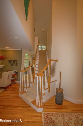 47 Fairwynds Dr, Lenox MA 01240-2729 exterior