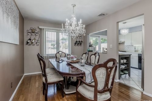 92 Forsythia Ln, Babylon NY 11703-2806 exterior