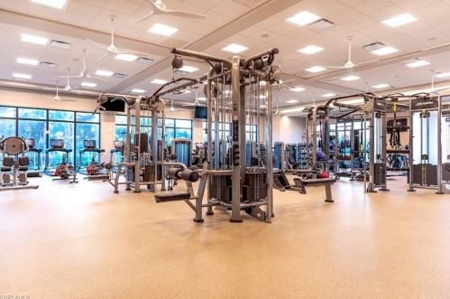 5934 Hammock Is Cir, Naples FL 34119-4649 exterior