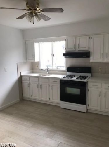 52 Bartell Pl, Clark NJ  07066-2447 exterior