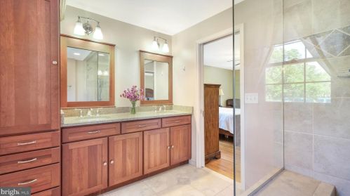 3653 Warfield Dr, Huntingdon Valley PA 19006-3423 exterior