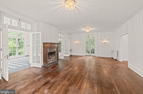 6424 City Ave, Philadelphia PA 19151-2410 exterior