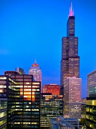 125 Jefferson St, Chicago IL  60661-3609 exterior