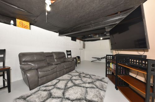 7842 Beechwood Ave, Milwaukee WI 53223-4964 exterior