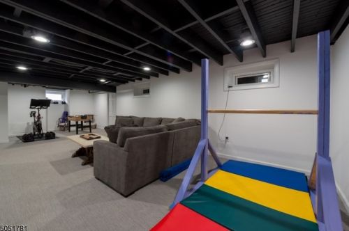 16 Burroughs Way, Maplewood NJ 07040-1410 exterior