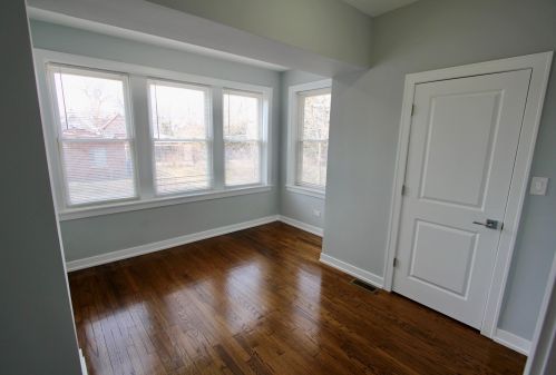 6942 Indiana Ave, Chicago IL 60637-4509 exterior