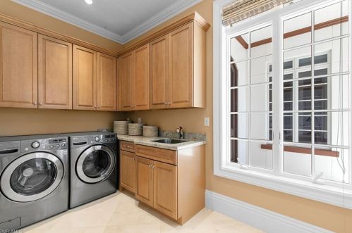 885 Admiralty Parade, Naples FL 34102-0000 exterior