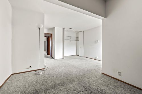 9043 70, Milwaukee WI 53223-2114 exterior