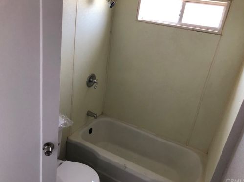 1914 Pacific St, Bakersfield CA 93305-5091 exterior