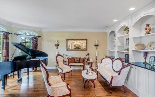 2551 Essex Ln, Atlanta GA 30331-7855 exterior