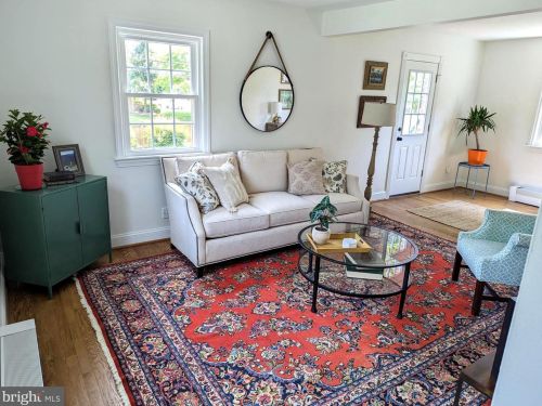 8436 Leaf Rd, Alexandria VA 22309-1708 exterior