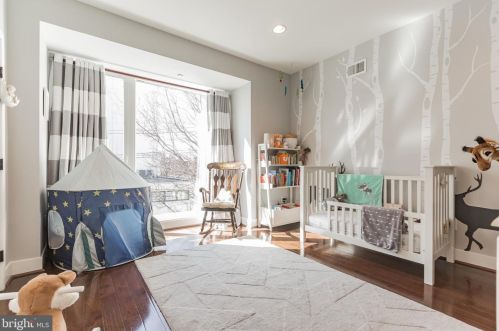 219 Green St, Philadelphia PA 19123-3314 exterior