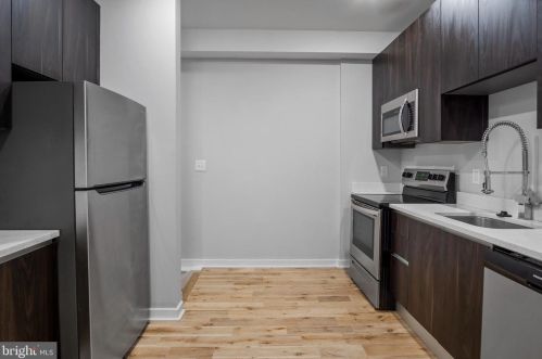 1945 Marshall St, Philadelphia PA 19122-1405 exterior