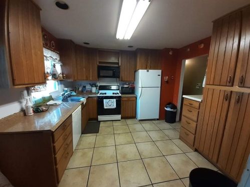 2329 Jackson St, Waukegan IL 60085-7314 exterior