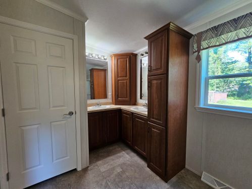 10 Emperor Dr, Concord NH  03303-4123 exterior