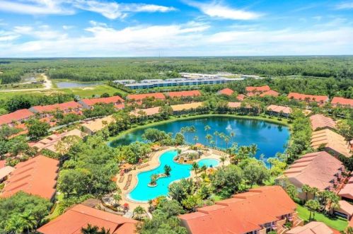 1705 Windy Pines Dr, Naples FL 34112-2785 exterior