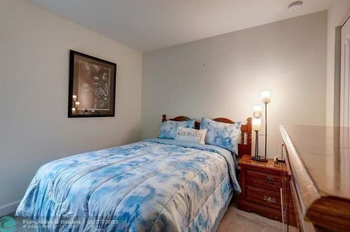 916 Bent Creek Dr, Fort Pierce FL  34947-1330 exterior