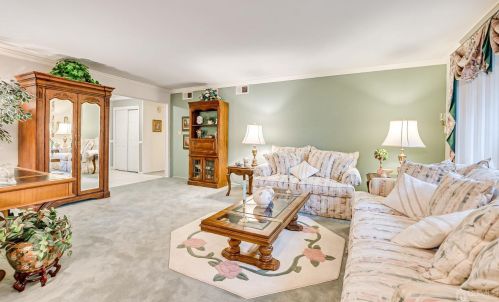 26 Sheryl Dr, Edison, NJ 08820-1369