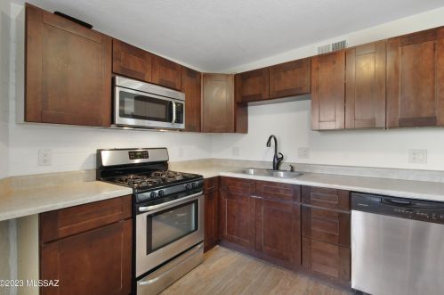 5985 9th Ave, Tucson AZ  85706-4001 exterior