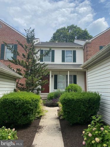 2017 Raleigh Rd, Hummelstown PA  17036-8983 exterior