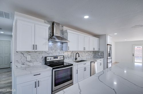 8224 25th St, Phoenix AZ  85042-7020 exterior