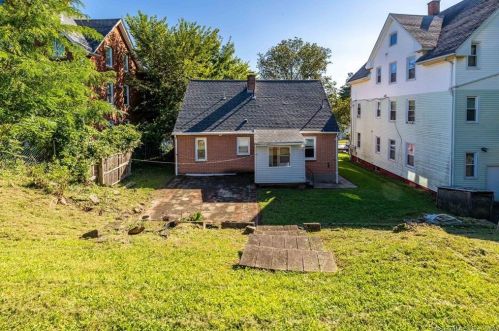 35 Greenwood St, New Britain CT  06051-3031 exterior