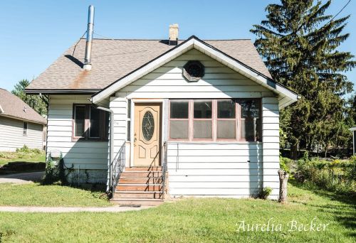 1711 Fulton St, Grand Rapids MI 49506-1814 exterior