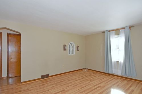 7934 Elm St, Pittsburgh, PA 15237-1904