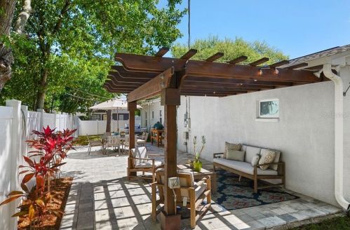 3901 Bay View Ave, Tampa FL 33611-1233 exterior